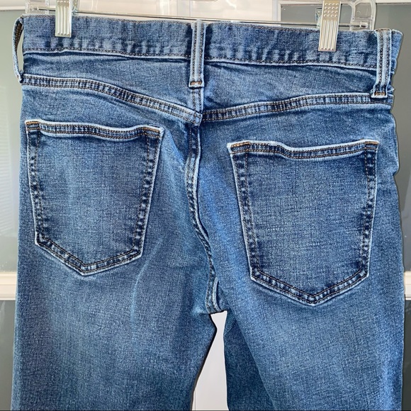 EUC Men’s Size 30 X 34, Old Navy Relaxed Slim Built- In Flex Distressed Jeans - Picture 11 of 14